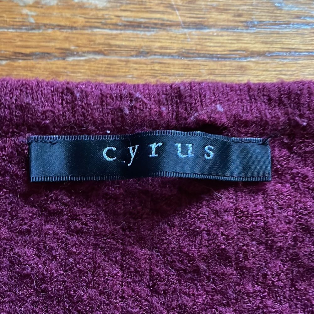 Cyrus Modern High Low Cable Knit Sweater - Picture 2 of 8